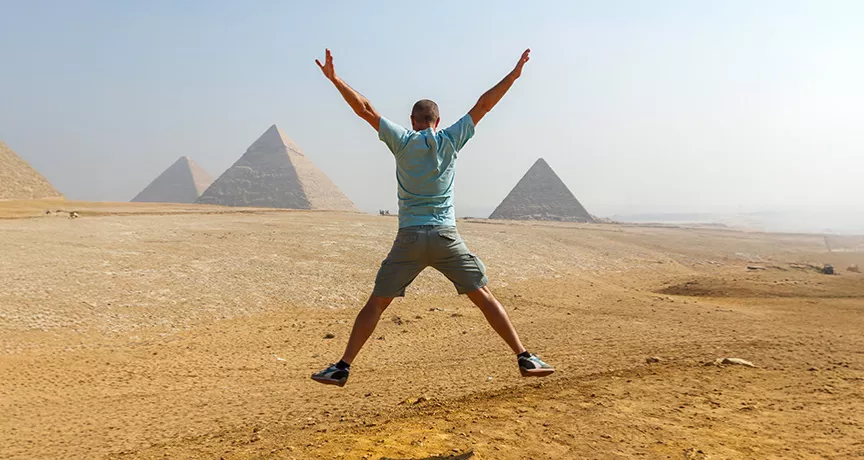 Piramitlerin Görkemini Keşfedin: Mısır Gezi Rehberi